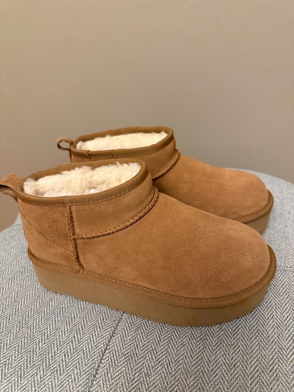 New UGG Kids Chestnut Suede Faux-Shearling Slip-On Booties